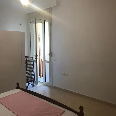 Rruga Murat Terbaci * Vlorë